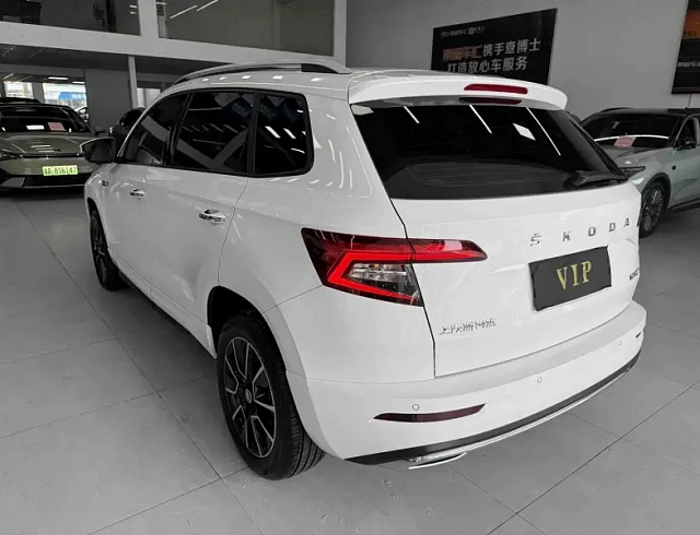 Skoda Karoq 1.4 л 2023 г. Белый, пробег 17000 км