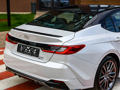 Toyota Camry белый 2026