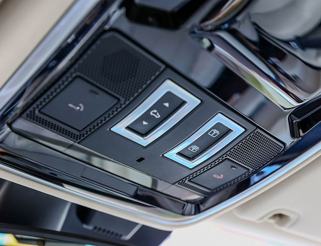 Land Rover Range Rover белый 2016
