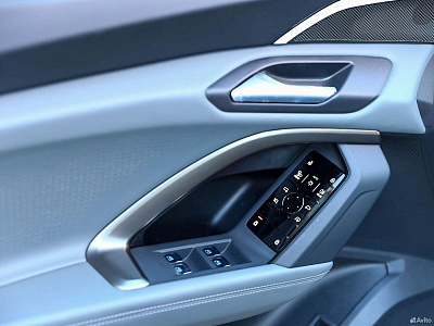 Audi Q5 черный 2025