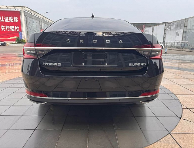 Skoda Superb 1.4 л 2023 г. Чёрный, пробег 19500 км