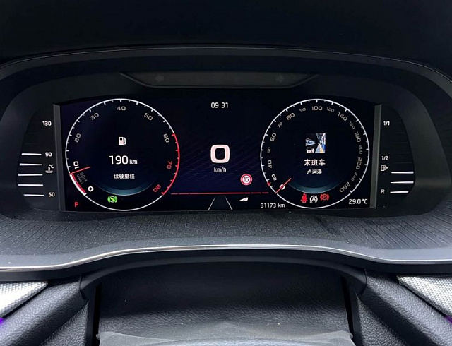 Skoda Octavia 1.4 л 2021 г. желто-оранжевый, пробег 31000 км
