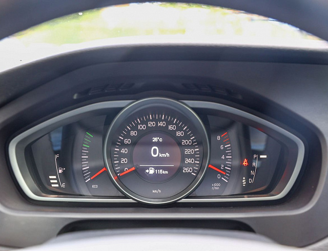 Volvo V40 Cross Country черный 2019