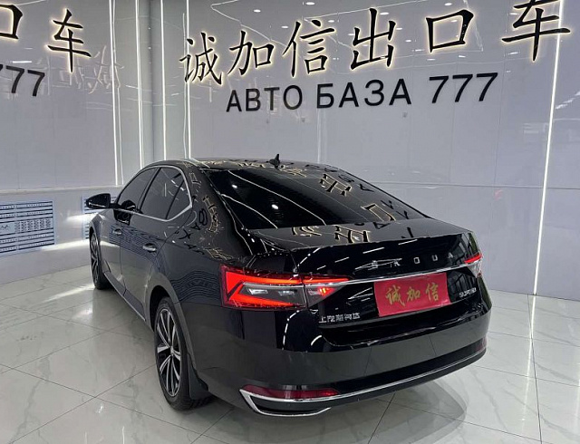 Skoda Superb 1.4 л 2024 г. Чёрный, пробег 9700 км