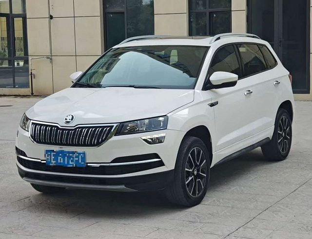 Skoda Karoq 1.4 л 2022 г. Белый, пробег 20000 км