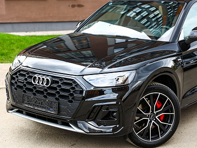 Audi Q5 черный 2026