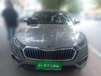 Skoda Octavia 1.4 л 2022 г. Серебристо-серый, пробег 21500 км