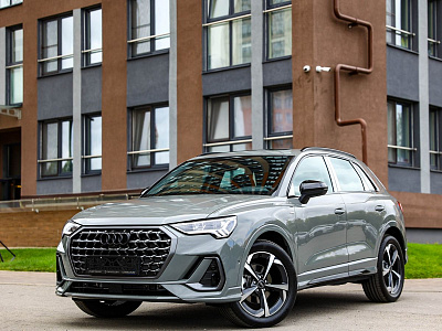 Audi Q3 серый 2026