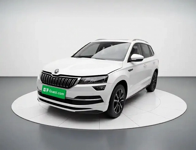 Skoda Karoq 1.4 л 2022 г. Белый, пробег 28200 км