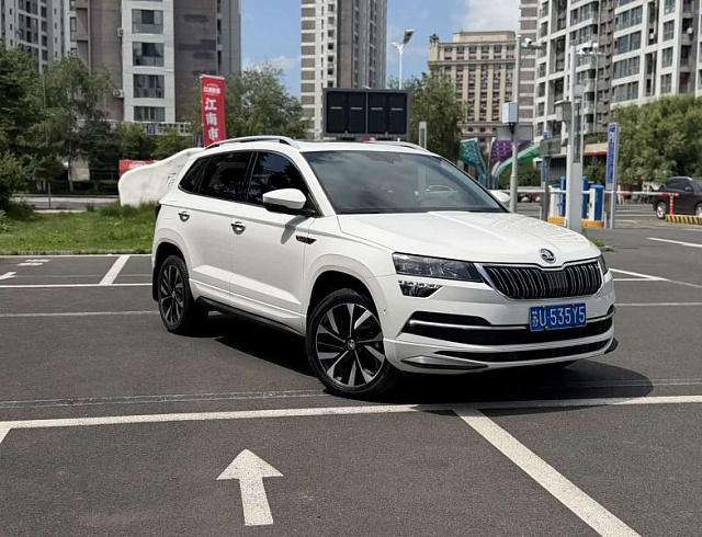 Skoda Karoq 1.4 л 2022 г. Белый, пробег 16000 км