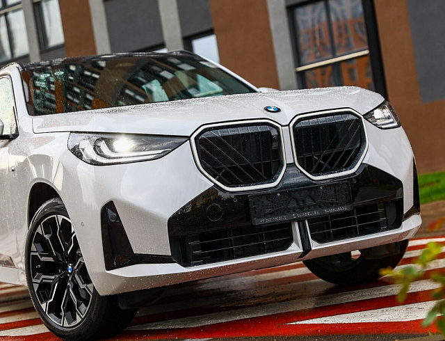 BMW X3 белый 2026