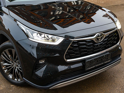 Toyota Highlander черный 2026