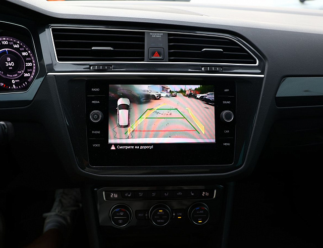 Volkswagen Tiguan серебро 2018