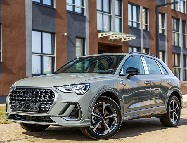 Audi Q3 серый 2026