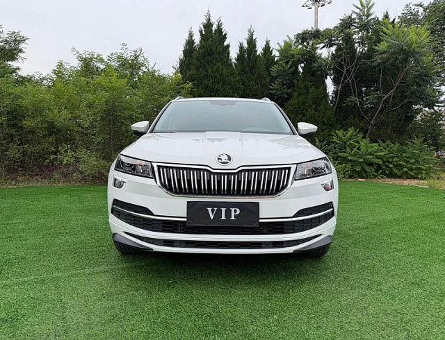Skoda Karoq 1.4 л 2023 г. Белый, пробег 23000 км