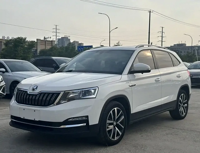Skoda Kamiq 1.5 л 2022 г. Белый, пробег 20000 км