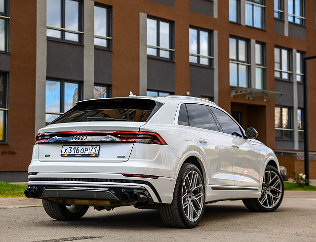 Audi Q8 белый 2018