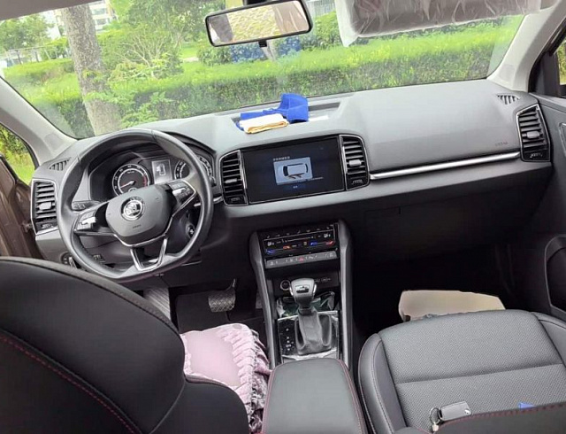 Skoda Karoq 1.4 л 2022 г. шампань/коричневый, пробег 14800 км