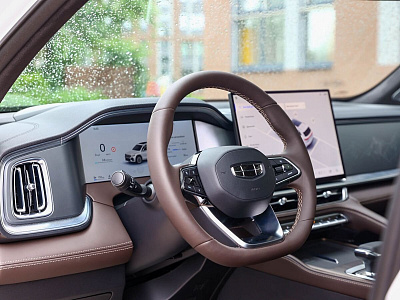 Geely Monjaro белый 2026