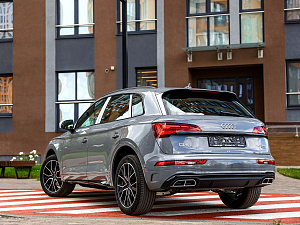 Audi Q5 серый 2026