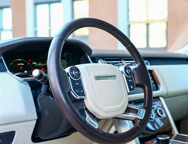 Land Rover Range Rover белый 2016