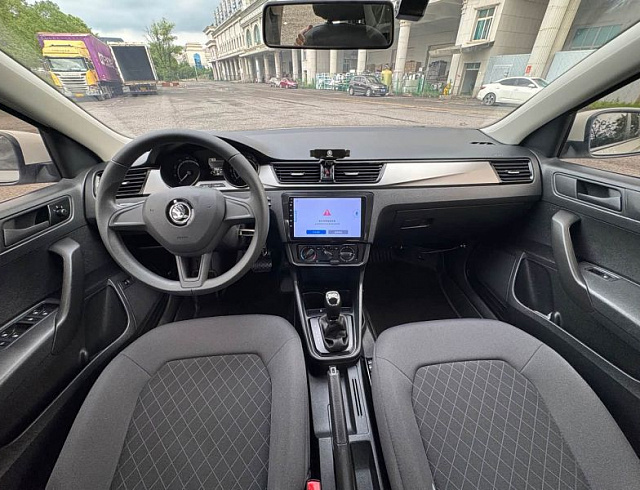 Skoda Rapid 1.5 л 2021 г. Белый, пробег 39000 км