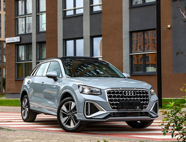 Audi Q2 серый 2025