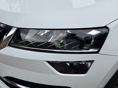 Skoda Karoq 1.4 л 2023 г. Белый, пробег 42000 км