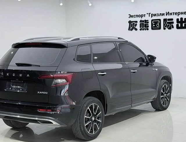 Skoda Karoq 1.4 л 2023 г. Чёрный, пробег 48000 км