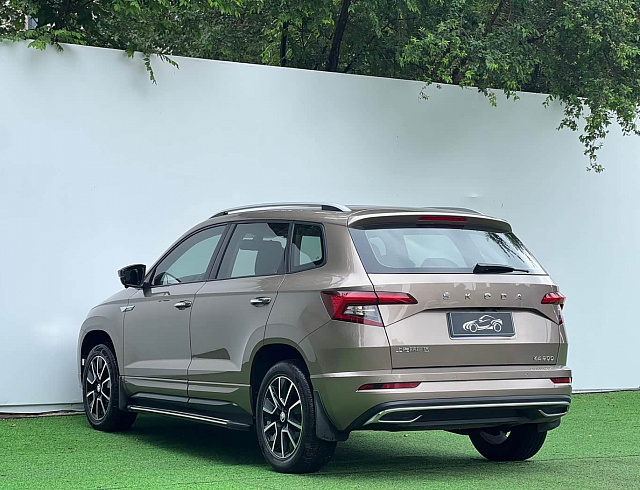 Skoda Karoq 1.4 л 2022 г. шампань/коричневый, пробег 48000 км