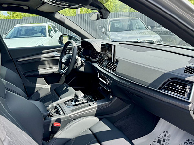 Audi Q5 серый 2026