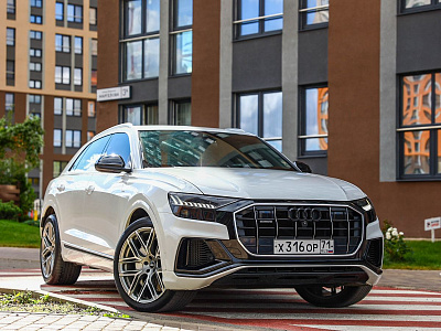 Audi Q8 белый 2018