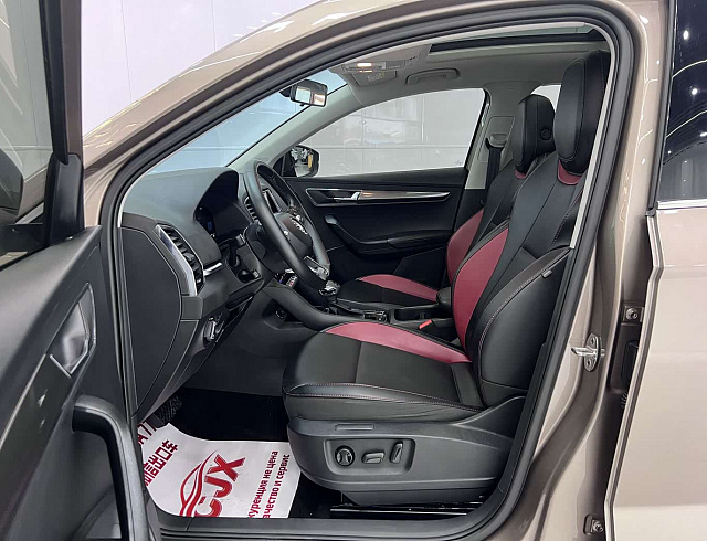 Skoda Karoq 1.4 л 2022 г. желто-оранжевый, пробег 26000 км