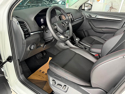 Skoda Karoq 1.4 л 2023 г. Белый, пробег 26000 км