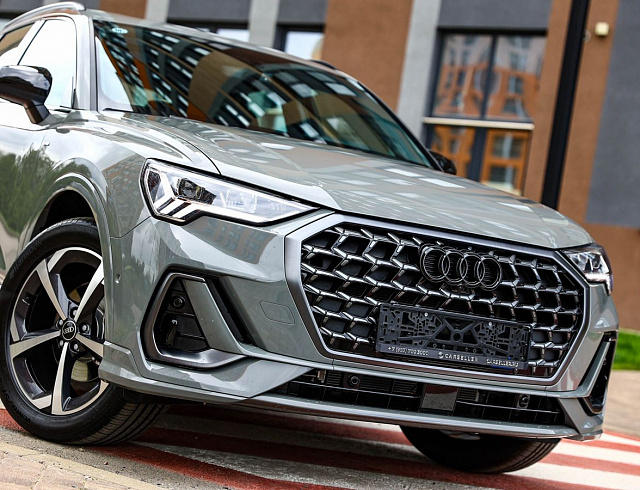 Audi Q3 серый 2026