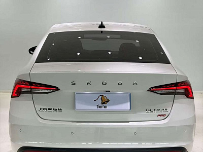 Skoda Octavia 1.4 л 2023 г. Белый, пробег 33000 км