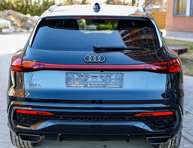 Audi Q5 черный 2025
