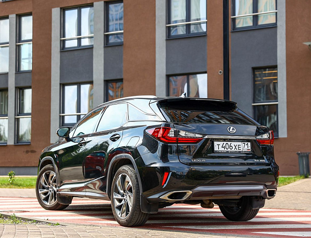 Lexus RX черный 2019