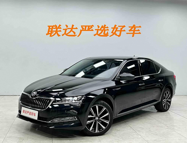 Skoda Superb 1.4 л 2024 г. Чёрный, пробег 8500 км
