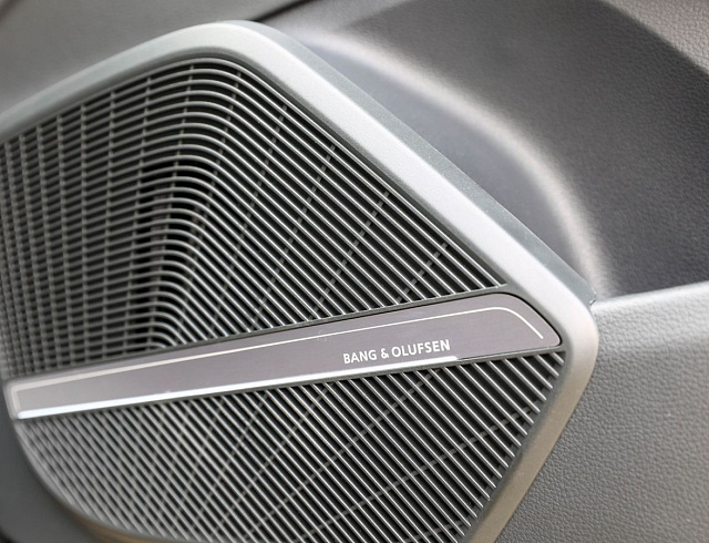 Audi Q5 черный 2026