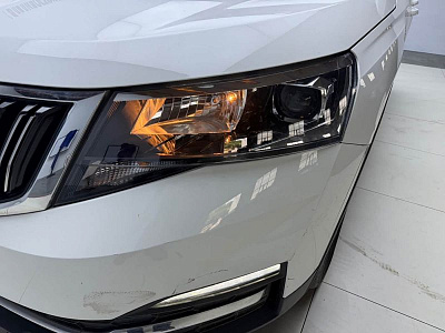 Skoda Kamiq 1.5 л 2023 г. Белый, пробег 26800 км
