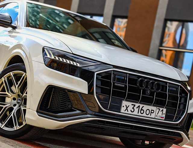 Audi Q8 белый 2018
