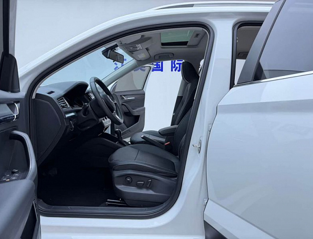 Skoda Kamiq 1.5 л 2023 г. Белый, пробег 47000 км