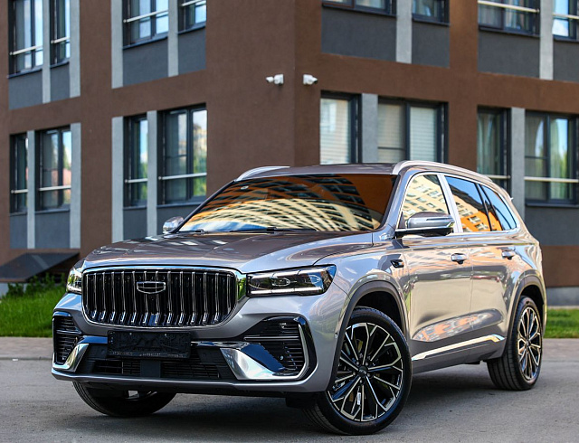 Geely Monjaro серый 2026