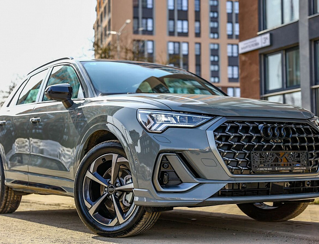 Audi Q3 серый 2026