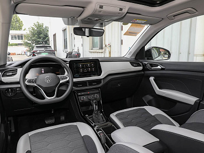 Volkswagen Tharu XR 1.5 Sharp Edition