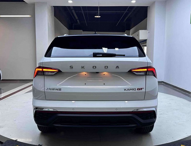 Skoda Kamiq 1.5 л 2023 г. Белый, пробег 21000 км