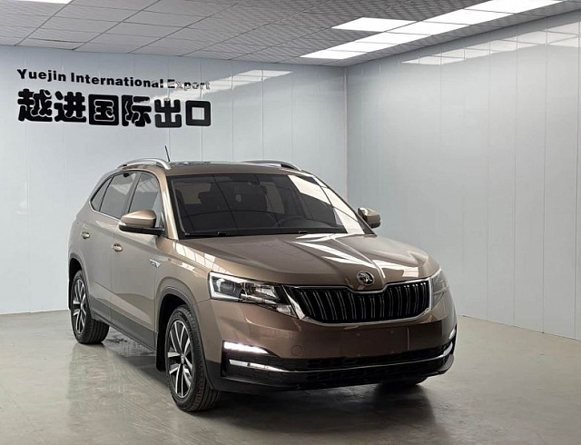 Skoda Kamiq 1.5 л 2022 г. Серебристо-серый, пробег 45000 км