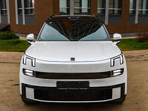 Lynk & Co 900 белый 2025