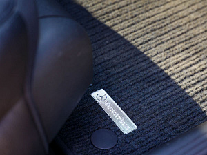 Mercedes-Benz E-Класс белый 2005